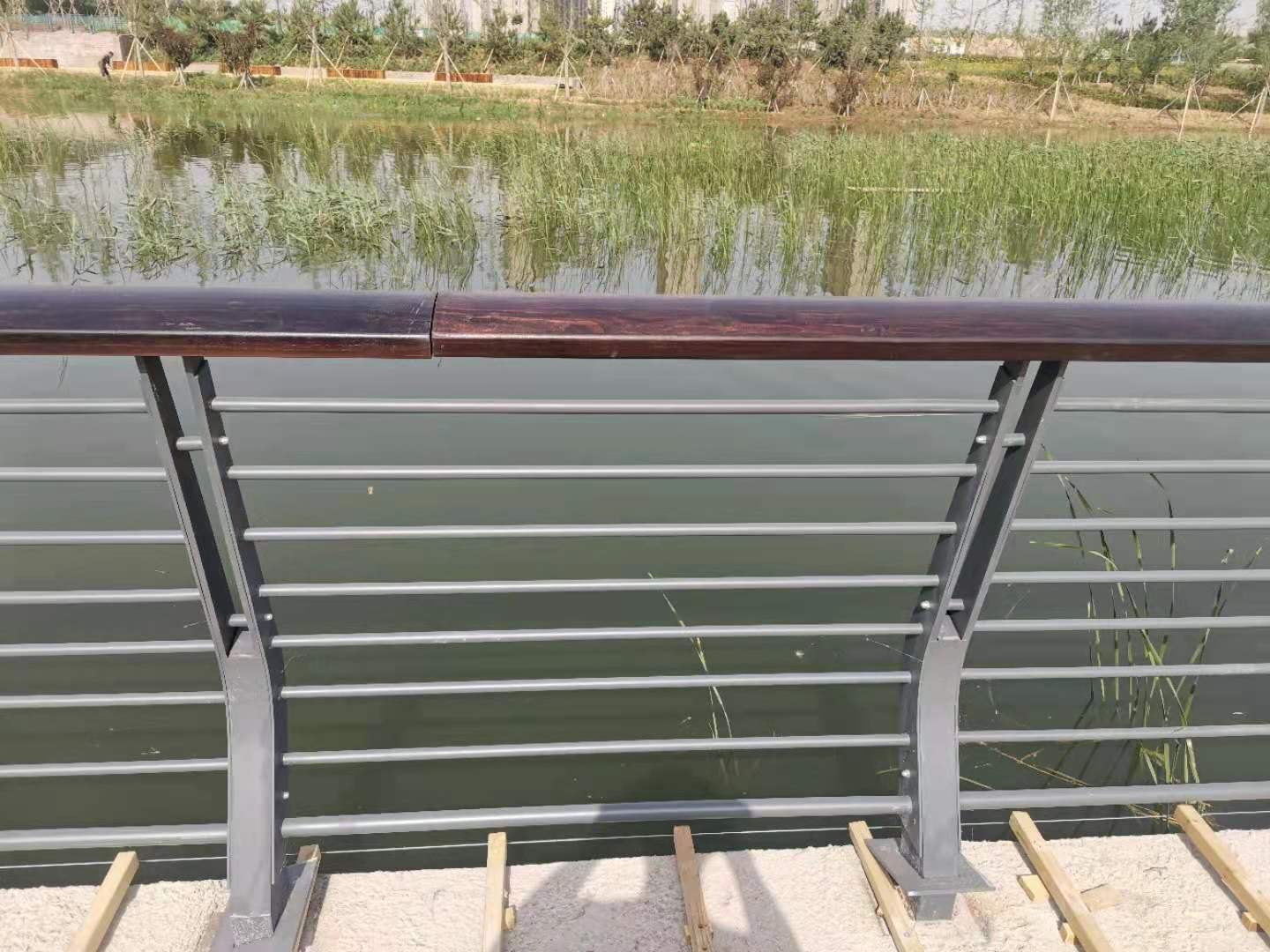 营口市桥梁防撞护栏铝合金护栏 - 一站式服务